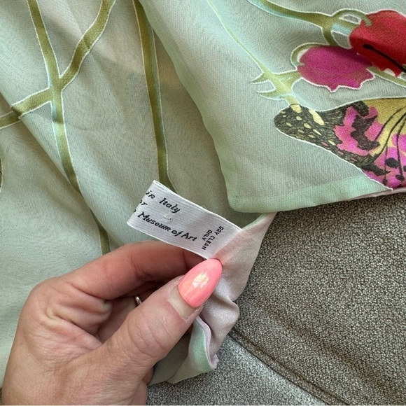 THE METROPOLITAN MUSEUM OF ART BUTTERFLY SCARF Silk blend made in Italy pink - Picture 4 of 8